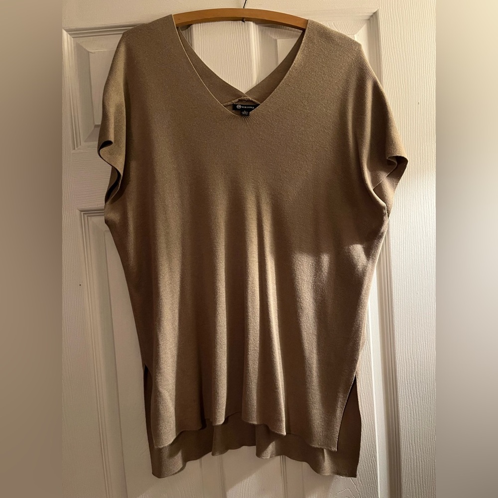 Versona Taupe V-Neck Short Sleeve Knit Tunic